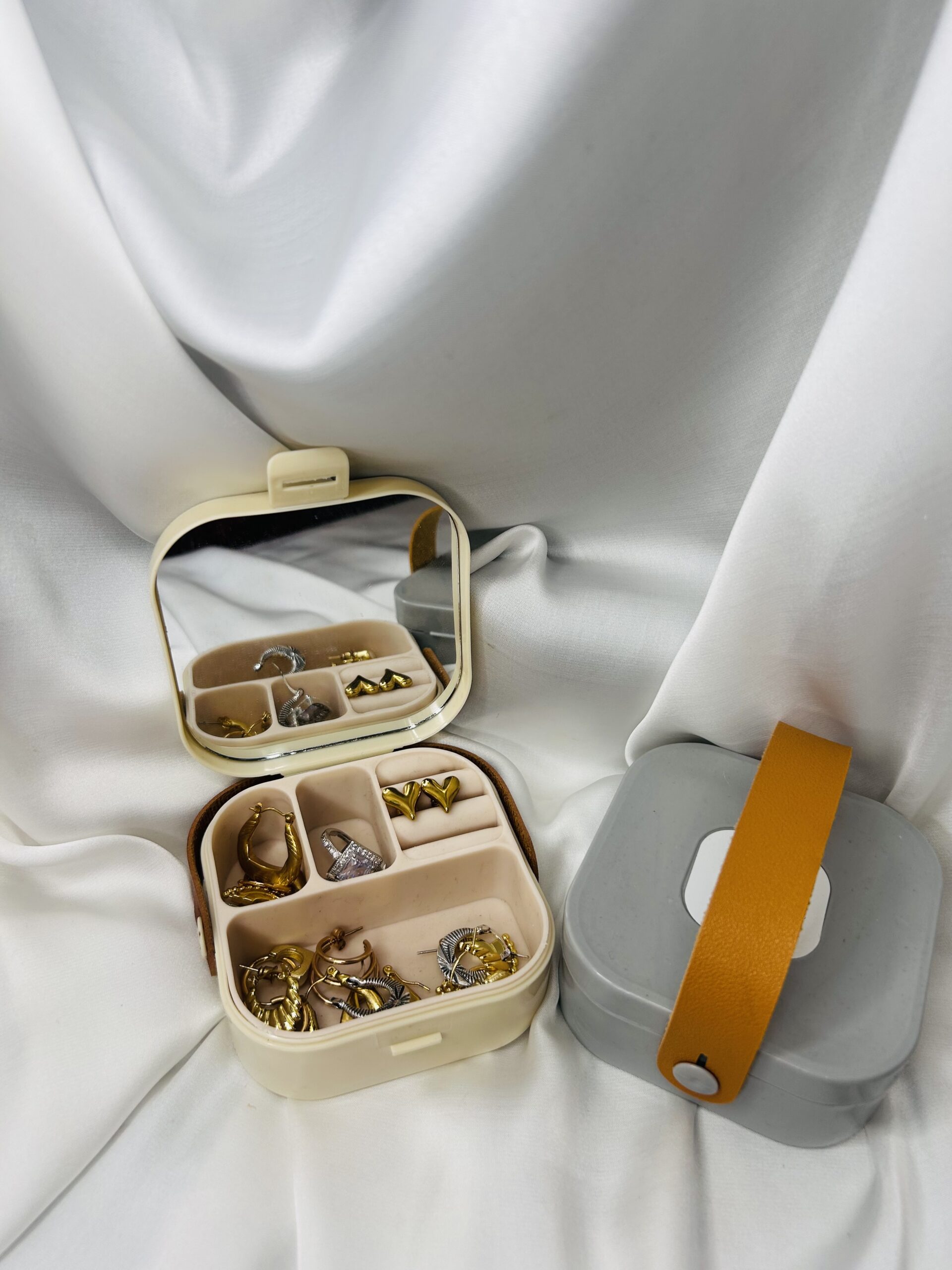 Jewelry Organizer with Mirror