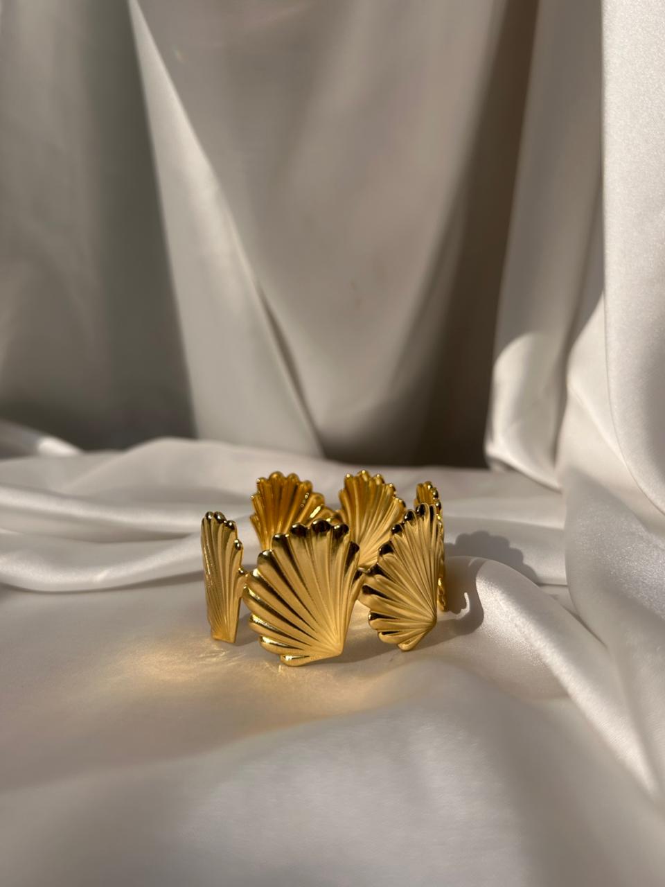Golden Stainless Steel Hand Cuff