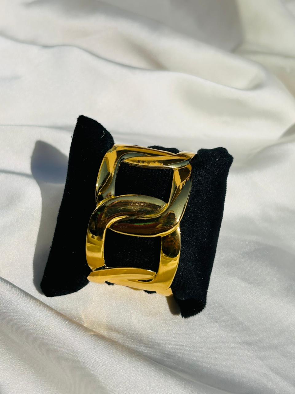 Golden Stainless Steel Hand Cuff