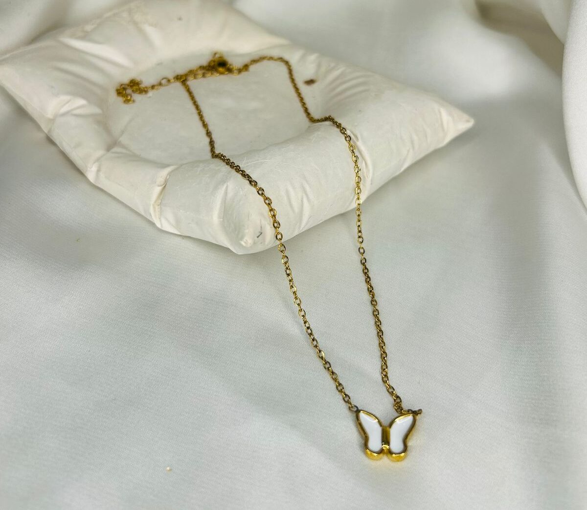 Minimal Butterfly Pendant Necklace