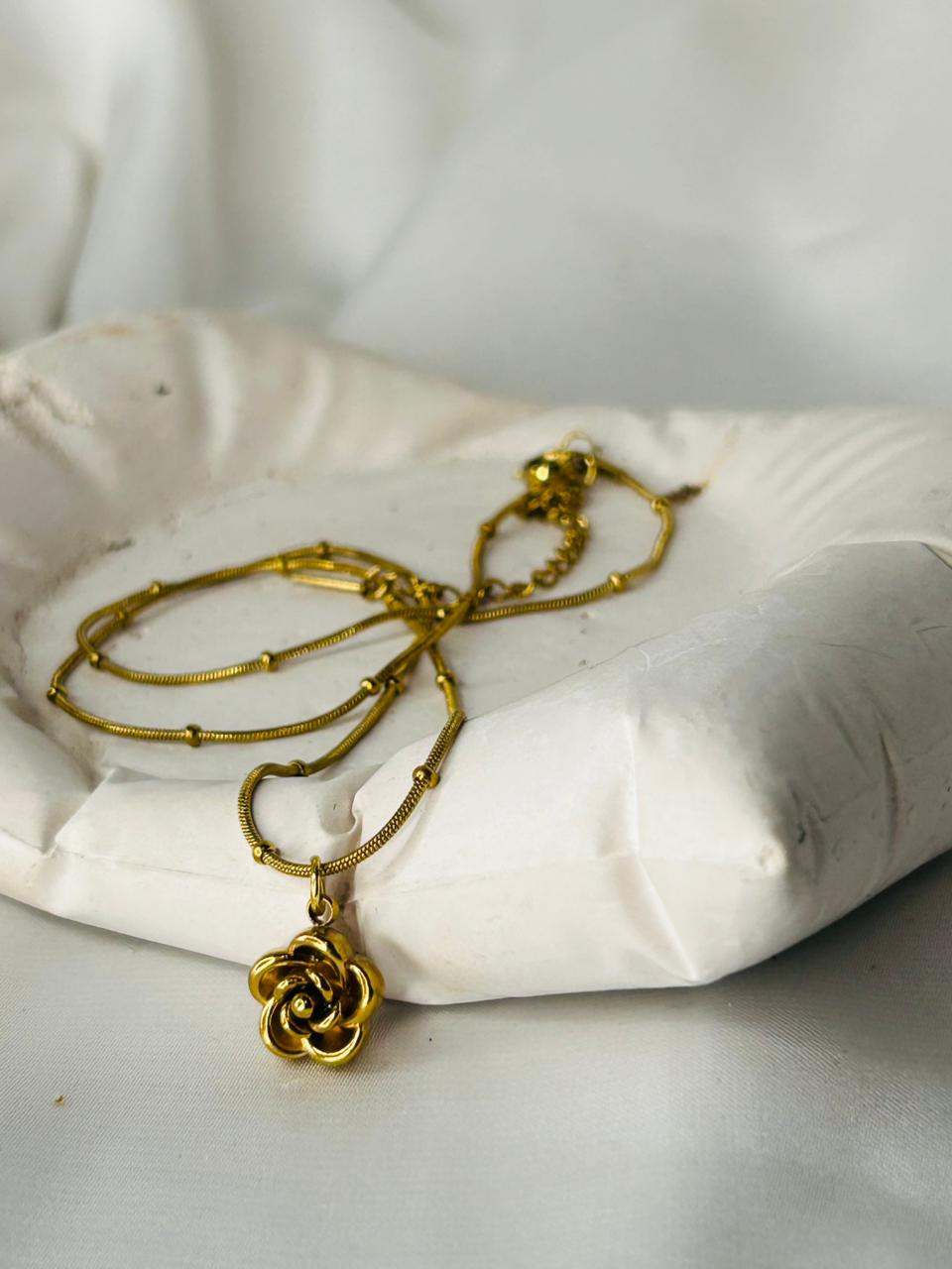 Minimal Pendant Necklace-Gold Rose