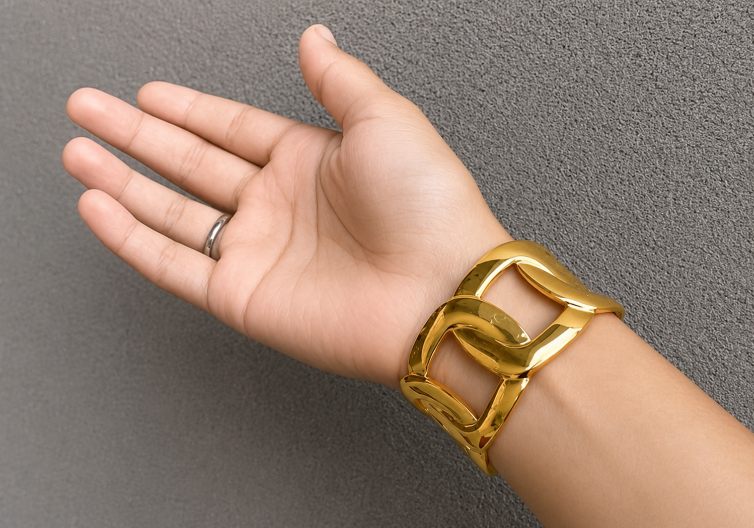 CHUNKY CUFF