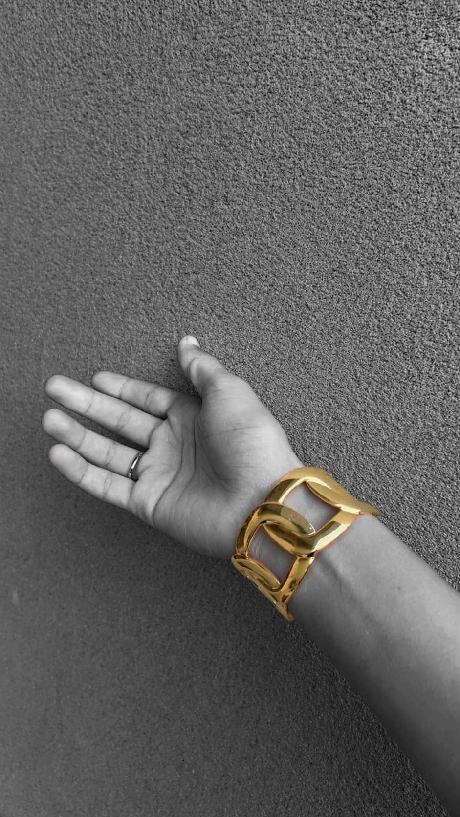 A07- CHUNKY CUFF